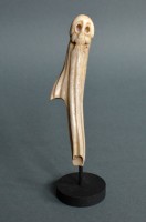 http://www.arturmoser.de/files/gimgs/th-30_Geist, 2017, Rehbock Geweih, 10,2 x 2,2 x 1,5 cm.jpg